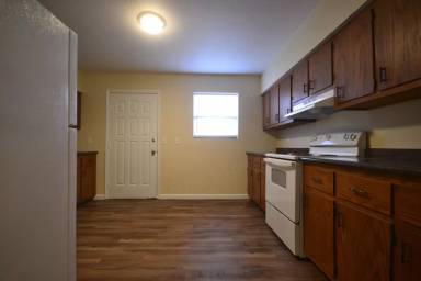 Main picture of 906 S Pike Ave
