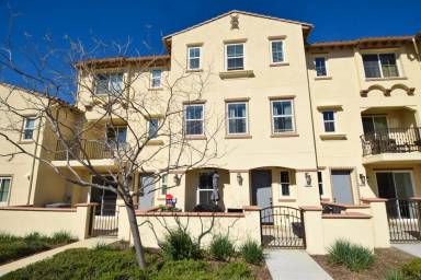Main picture of 644 Pioneer St