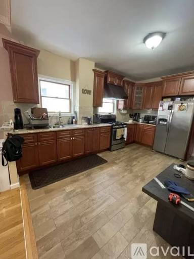 Main picture of 123 Cleveland St