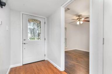 Main picture of 422 E Grenoble Dr