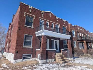 Main picture of 5027-5029 S Broadway