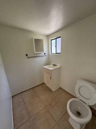 Main picture of 10919 Evans St