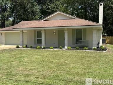 Main picture of 104 Comanche Dr