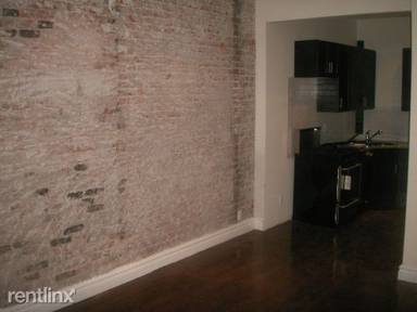 Main picture of 419 E 82nd St