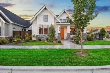 Main picture of 3204 W Antelope View Dr