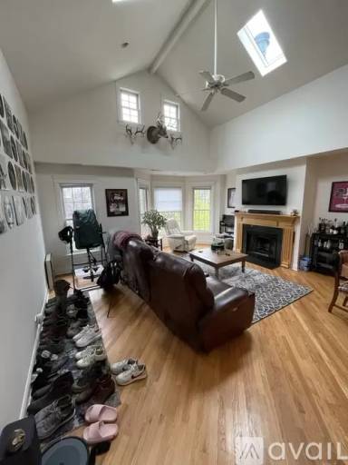 Main picture of 1118 W Wrightwood Ave