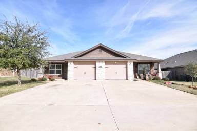 Main picture of 602 Paseo del Plata