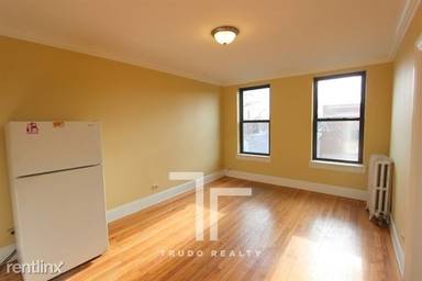 Main picture of 2715-35 N Milwaukee Ave Apartments