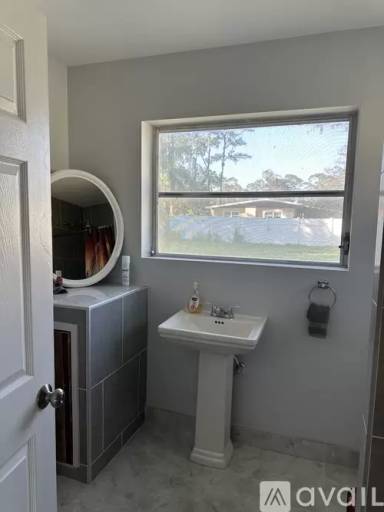 Main picture of 3701 Golfview Rd