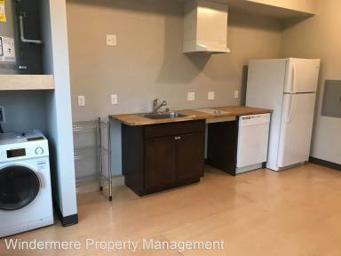 Main picture of 194 E Bakerview Rd