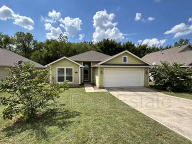 Main picture of 1109 Emily Ln