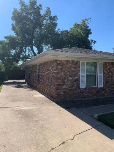 Main picture of 2108 W Shady Grove Rd