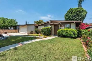 Main picture of 13030 Bradwell Ave