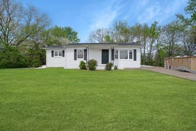 Main picture of 1857 Memorial Dr