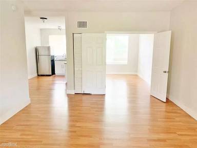 Main picture of 702 S 17th Ave