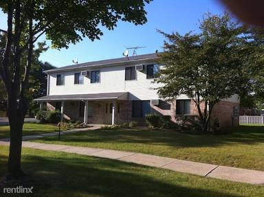 Main picture of 390 Echo Ln