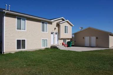 Main picture of 2832 3rd St NW