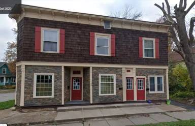 Main picture of 160 Young St