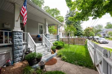 Main picture of 112 E Raymond Ave