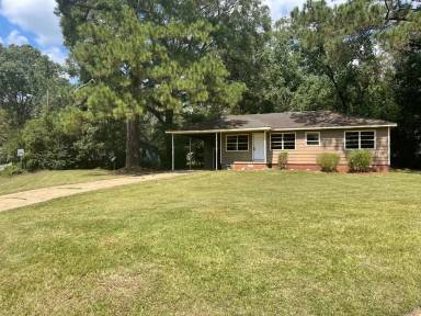 Main picture of 3833 Nichols Blvd
