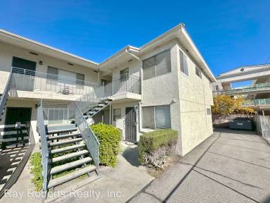 Main picture of 304 N Lincoln Ave