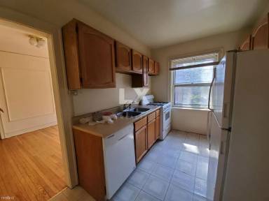 Main picture of 534 Hinman Ave