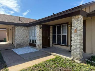 Main picture of 10704 Topperwein Dr