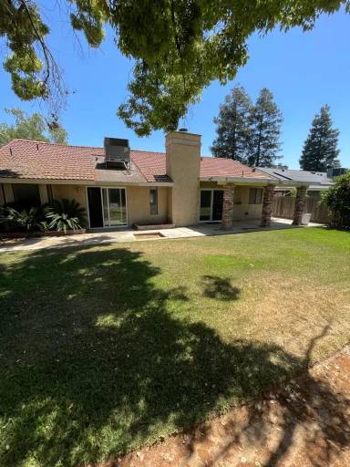 Main picture of 6227 N Lodi Ave