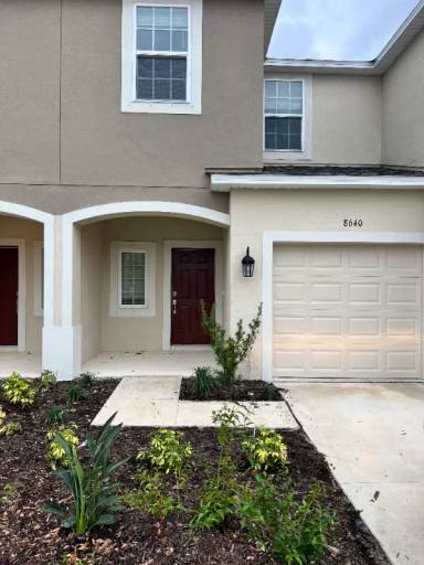 Main picture of 8640 Lunar Skye St