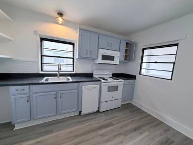 Main picture of 110 9th St NE