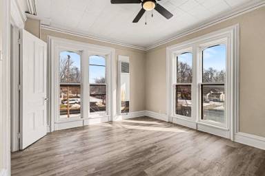 Main picture of 2066 River St