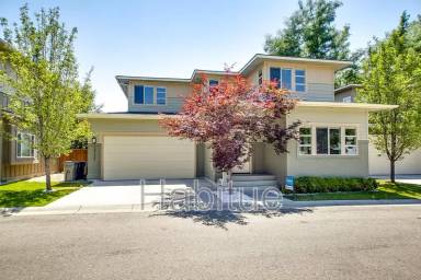 Main picture of 2737 E Humboldt Ln