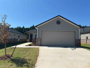 Main picture of 832 NE 101st St