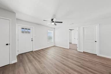 Main picture of 107 Thomas St