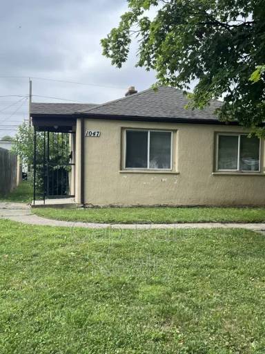 Main picture of 969-1047 Loretta Ave