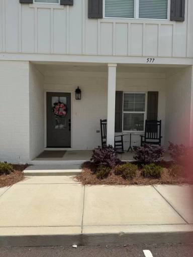 Main picture of 577 Meadow Crest Cir