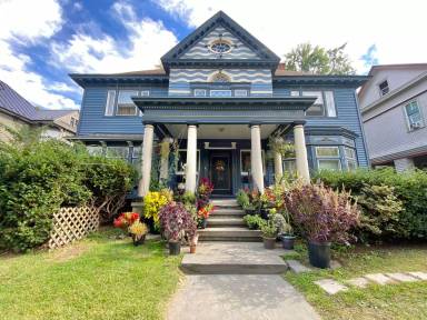 Main picture of 174 Albany Ave