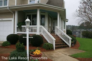 Main picture of 303 Dogwood Lndg
