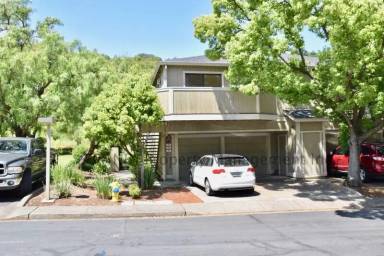 Main picture of 18 Somerset Pl