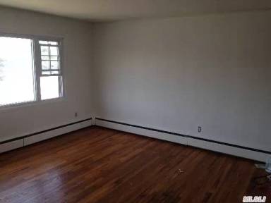 Main picture of 6 Riviera Pkwy