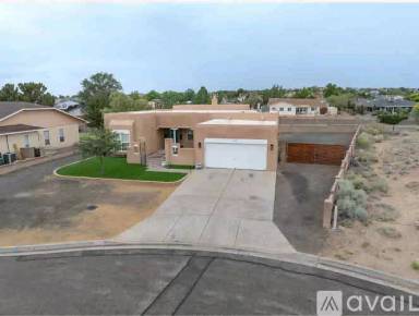 Main picture of 2436 Manzano Loop NE