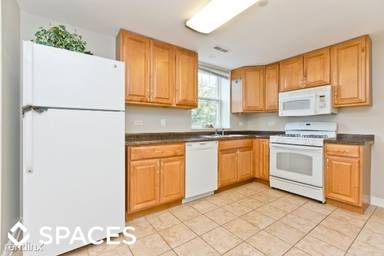 Main picture of 7534 N Claremont Ave