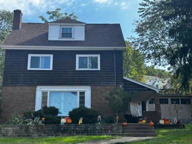 Main picture of 610 Pine St