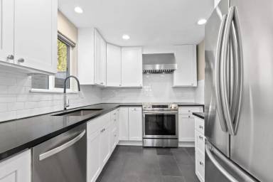 Main picture of 5912 California Ave SW