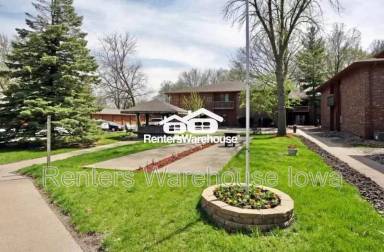 Main picture of 1115 W 1st St