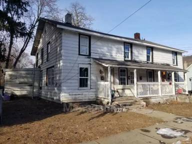 Main picture of 753 E Washington Ave