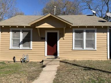 Main picture of 1106 E 25th St