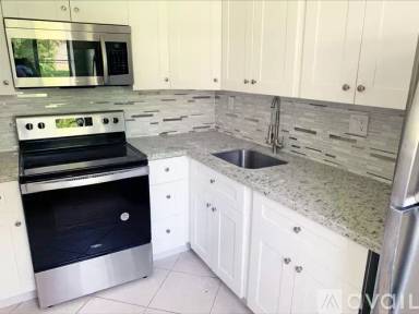 Main picture of 508 Gardens Dr