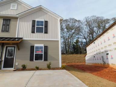 Main picture of 307 Noble Ln