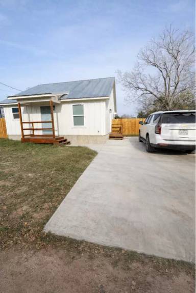Main picture of 1406 Blair St